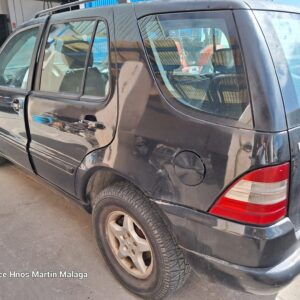 MERCEDES-BENZ ML 163 270 CDI 163cv AÑO 2001 - Imagen 3