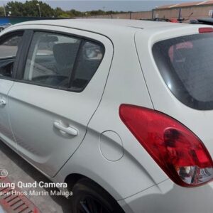 HYUNDAI i20 1.1 CRDI 75cv AÑO 2013 - Imagen 3