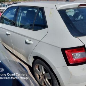 SKODA FABIA 1.0 MPI 75cv AÑO 2017 - Imagen 3