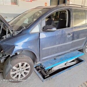 VOLKSWAGEN TOURAN 1.6 ADVANCE AÑO 2013 - Imagen 1