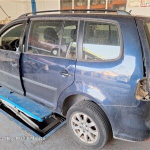 VOLKSWAGEN TOURAN 1.6 ADVANCE AÑO 2013 - Imagen 4