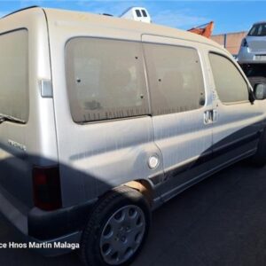 PEUGEOT PARTNER FURGÓN 2.0 HDI RHY AÑO 2004 - Imagen 4