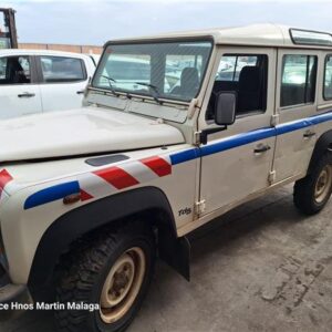 LAND ROVER DEFENDER 2.5 TD5 110 FAMILIAR AÑO 2002 - Imagen 1